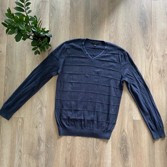 Banana Republic Navy Thin-Knit V-Neck Sweater - Picture 1 of 10